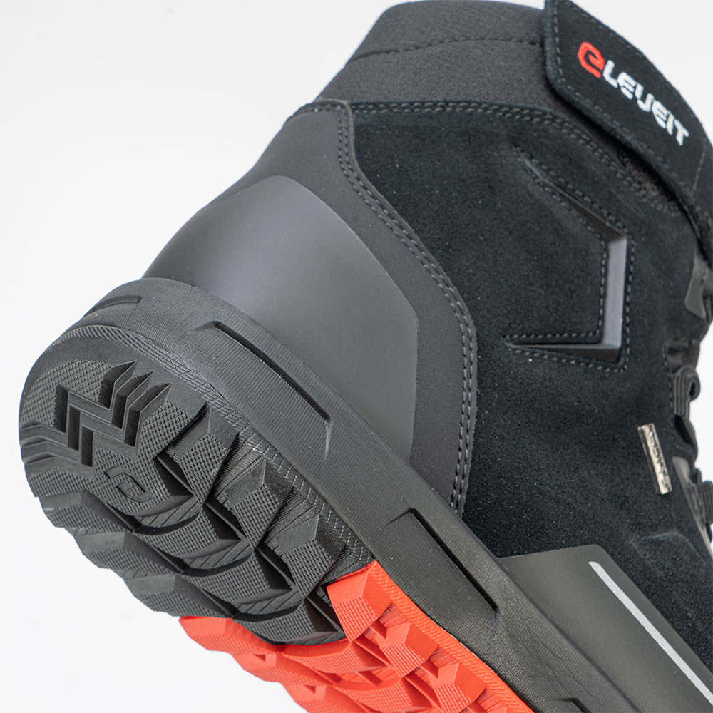 Patike duboke NIRVANA vodootporne 42 crne ELEVEIT