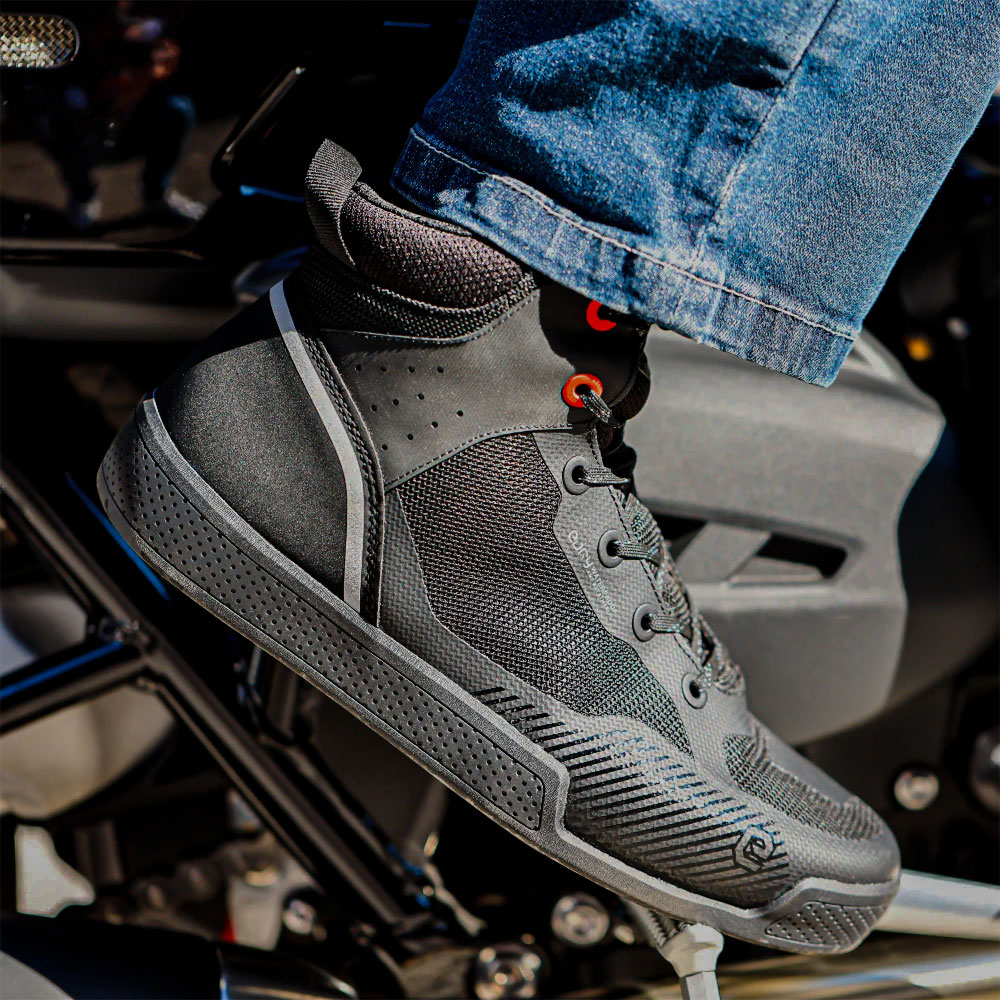 Patike polu duboke SKYLINE AIR vodootporne crne ELEVEIT 44